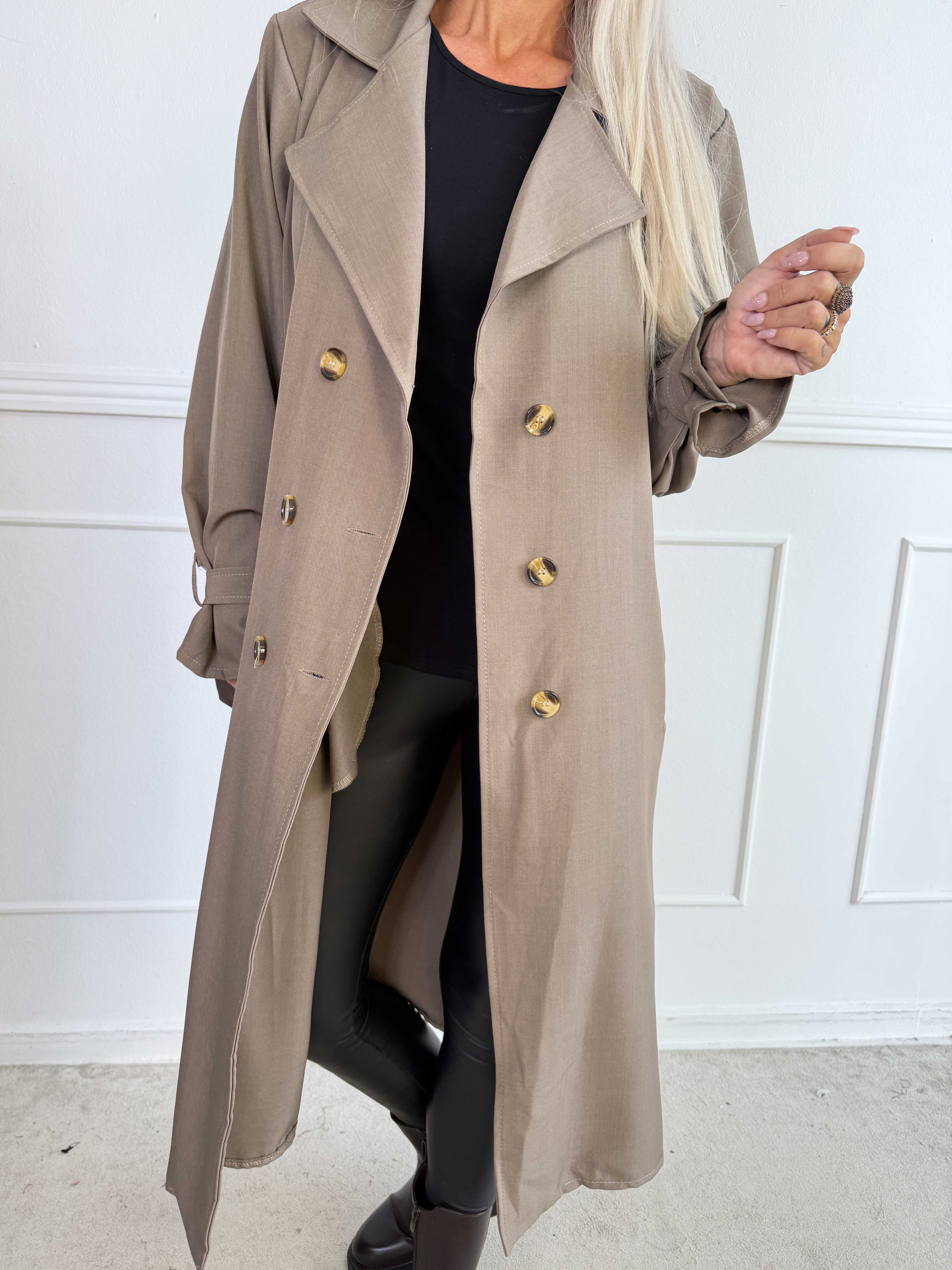 Sharpay 2.0 - Let plus size trenchcoat med bindebånd